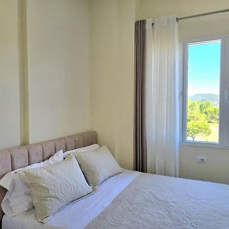 Sunny Corner 122 *